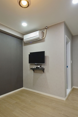 Imagen de la habitación del Hotel Red Guest House. Foto 7