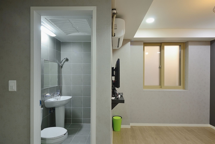 Imagen de la habitación del Hotel Red Guest House. Foto 8