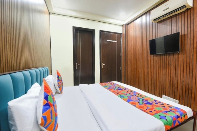 Imagen de la habitación del Hotel Red Leaf. Foto 6