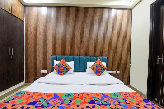 Imagen de la habitación del Hotel Red Leaf. Foto 11