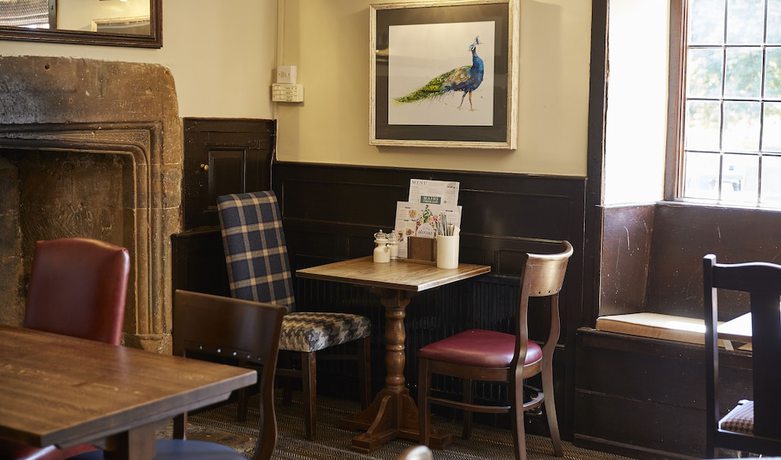 Imagen del bar/restaurante del Hotel Red Lion Adderbury by Greene King Inns. Foto 5