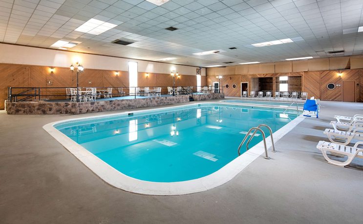 Imagen de la piscina del Hotel Red Lion And Conference Center Ellensburg. Foto 19