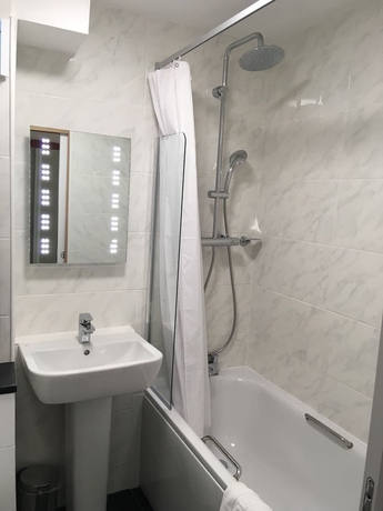 Imagen de la habitación del Hotel Red Lion, Basingstoke and Deane. Foto 9