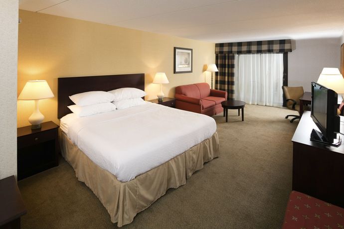 Imagen de los exteriores del Hotel Red Lion Harrisburg Hershey. Foto 14