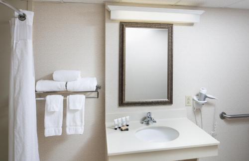 Imagen de la habitación del Hotel Red Lion Harrisburg Hershey. Foto 6