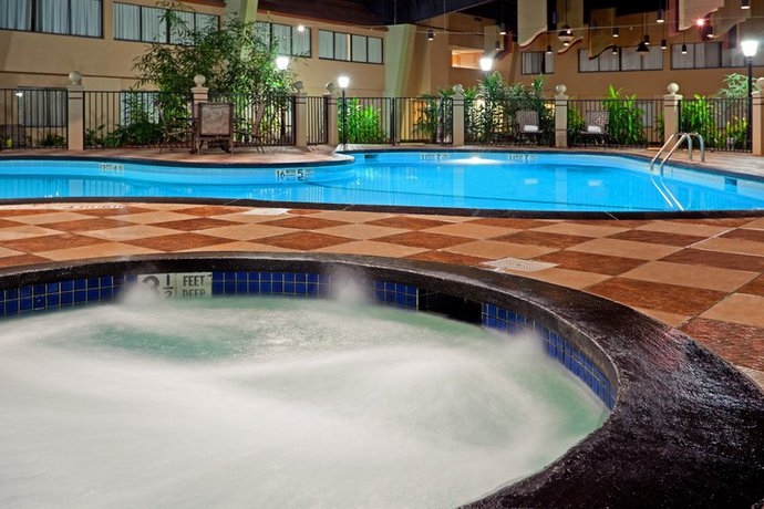 Imagen de la piscina del Hotel Red Lion Hotel Albany. Foto 3