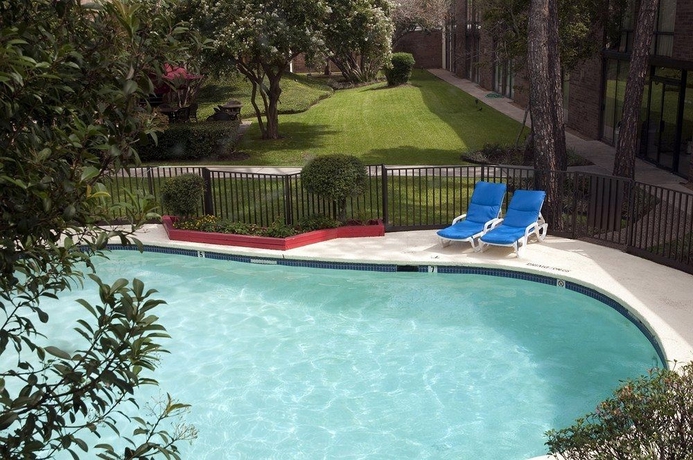 Imagen de la piscina del Hotel Red Lion Hotel Houston Intercontinental Airport. Foto 10