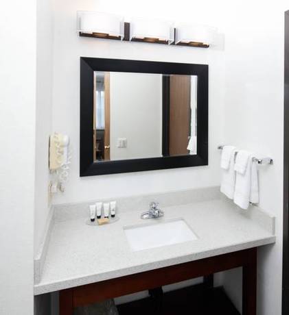 Imagen de la habitación del Hotel Red Lion Inn & Suites Auburn. Foto 7