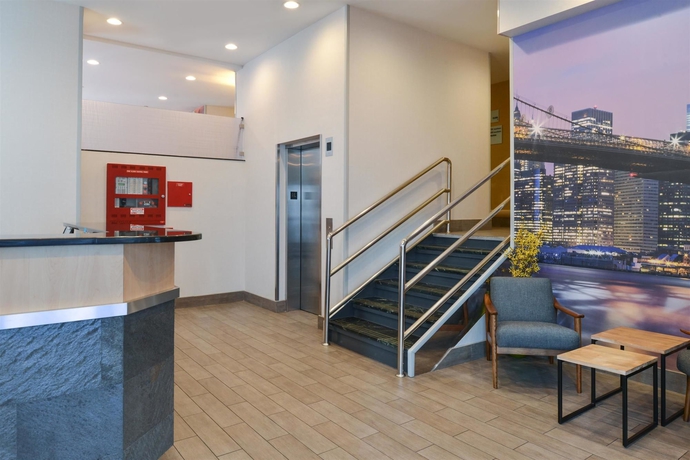 Imagen de los interiores del Hotel Red Lion Inn & Suites Brooklyn. Foto 15