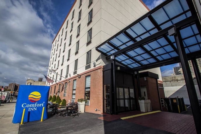 Imagen de los exteriores del Hotel Red Lion Inn & Suites Brooklyn. Foto 13