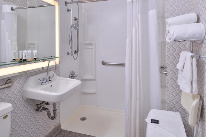 Imagen de la habitación del Hotel Red Lion Inn & Suites Brooklyn. Foto 10