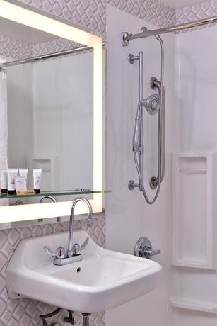 Imagen de la habitación del Hotel Red Lion Inn & Suites Brooklyn. Foto 11