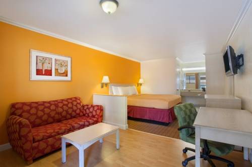 Imagen de la habitación del Hotel Red Lion Inn & Suites Lemoore. Foto 9
