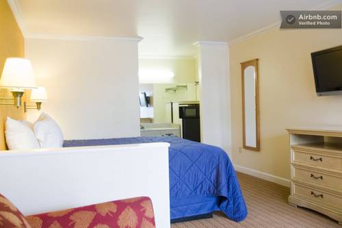 Imagen de la habitación del Hotel Red Lion Inn & Suites Lemoore. Foto 11