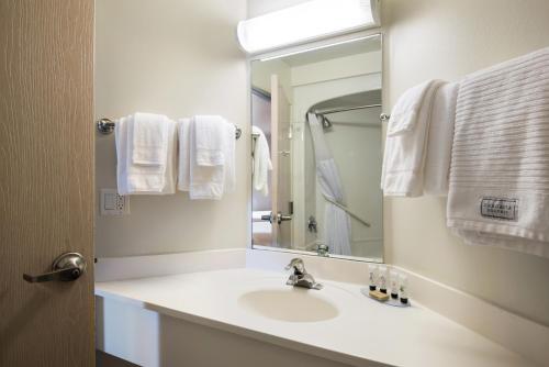 Imagen de la habitación del Hotel Red Lion Inn and Suites Butte. Foto 9