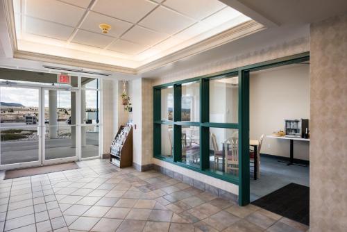 Imagen general del Hotel Red Lion Inn and Suites Butte. Foto 5