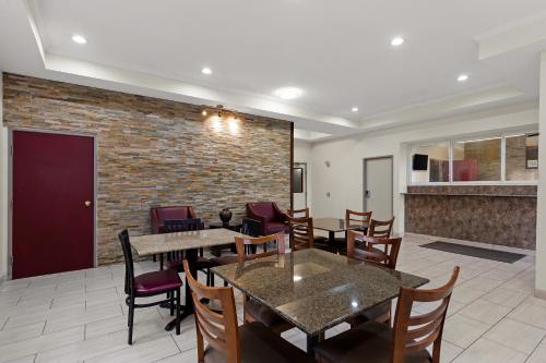 Imagen general del Hotel Red Lion Inn and Suites Caseyville. Foto 3