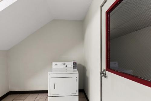 Imagen general del Hotel Red Lion Inn and Suites Caseyville. Foto 10