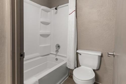 Imagen general del Hotel Red Lion Inn and Suites Caseyville. Foto 11