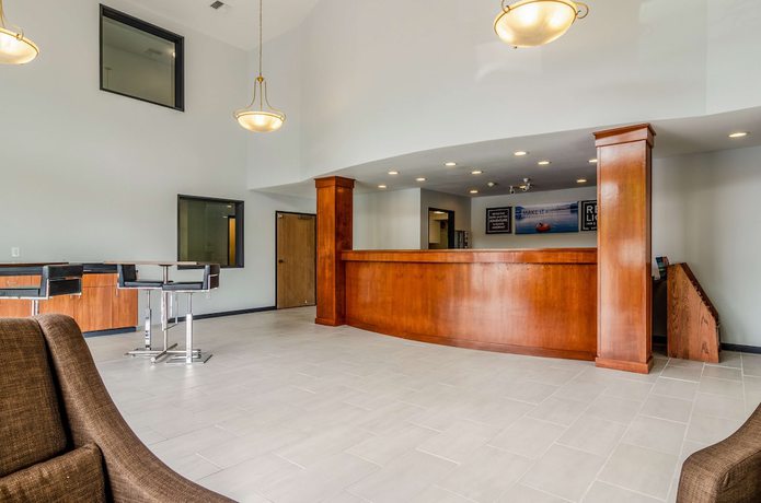 Imagen de los interiores del Hotel Red Lion Inn and Suites Des Moines. Foto 18