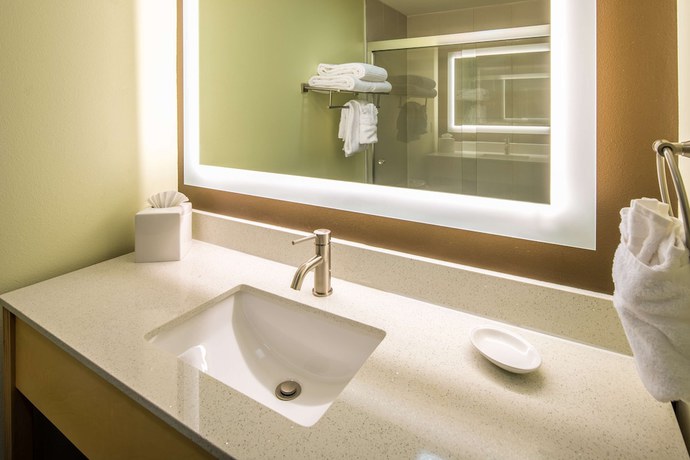 Imagen de la habitación del Hotel Red Lion Inn and Suites Everett. Foto 9