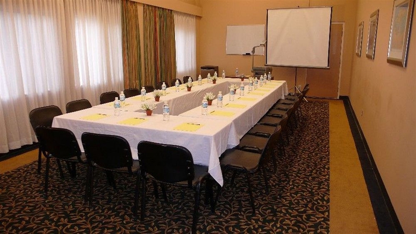 Imagen de los interiores del Hotel Red Lion Inn and Suites. Foto 14