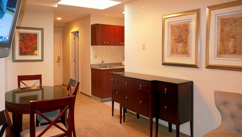 Imagen de los interiores del Hotel Red Lion Inn and Suites. Foto 15
