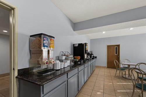 Imagen del bar/restaurante del Hotel Red Lion Inn and Suites Gretna Omaha SW. Foto 7