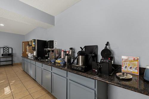 Imagen del bar/restaurante del Hotel Red Lion Inn and Suites Gretna Omaha SW. Foto 9