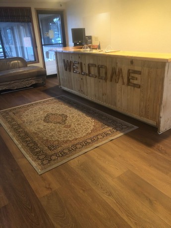 Imagen de los interiores del Hotel Red Lion Inn and Suites La Pine. Foto 15