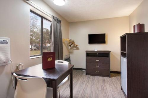 Imagen de la habitación del Hotel Red Lion Inn and Suites Olathe Kansas City. Foto 12