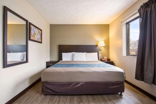 Imagen de la habitación del Hotel Red Lion Inn and Suites Olathe Kansas City. Foto 14