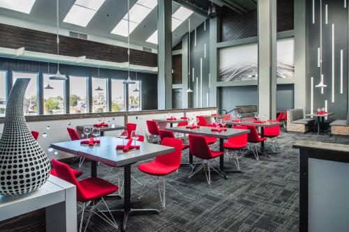Imagen del bar/restaurante del Hotel Red Lion Kennewick Columbia Center. Foto 6