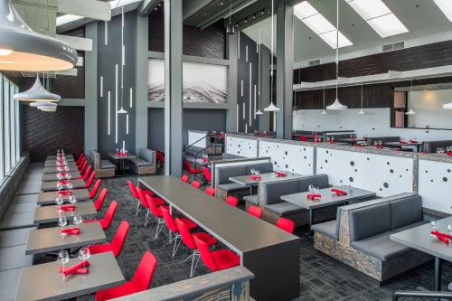Imagen del bar/restaurante del Hotel Red Lion Kennewick Columbia Center. Foto 7