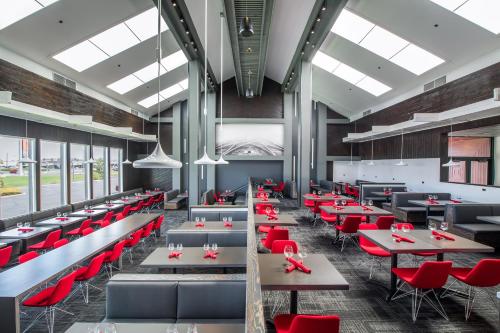 Imagen del bar/restaurante del Hotel Red Lion Kennewick Columbia Center. Foto 9