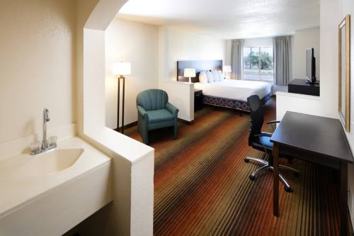 Imagen de la habitación del Hotel Red Lion Lajunta. Foto 1
