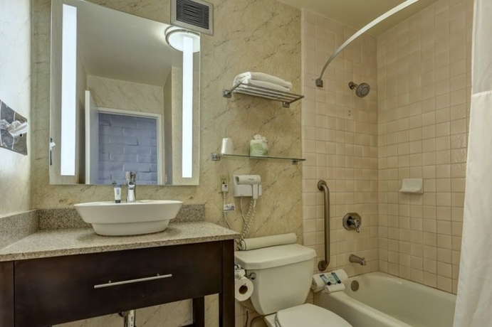 Imagen de la habitación del Hotel Red Lion Monterey. Foto 6