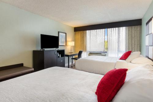 Imagen de la habitación del Hotel Red Lion Monterey. Foto 8