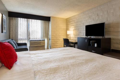 Imagen de la habitación del Hotel Red Lion Monterey. Foto 9