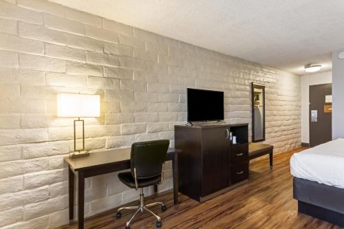 Imagen de la habitación del Hotel Red Lion Monterey. Foto 10