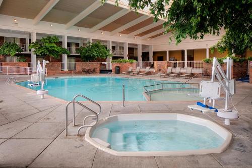 Imagen de la piscina del Hotel Red Lion Pocatello. Foto 19