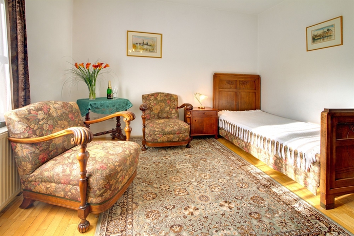 Imagen de los interiores del Hotel Red Lion, Praga. Foto 14