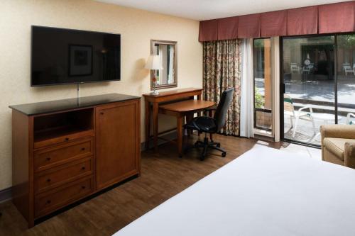 Imagen de la habitación del Hotel Red Lion Redding. Foto 8