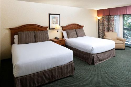 Imagen de la habitación del Hotel Red Lion Redding. Foto 9