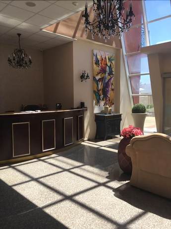 Imagen de los interiores del Hotel Red - Lozenetz. Foto 20