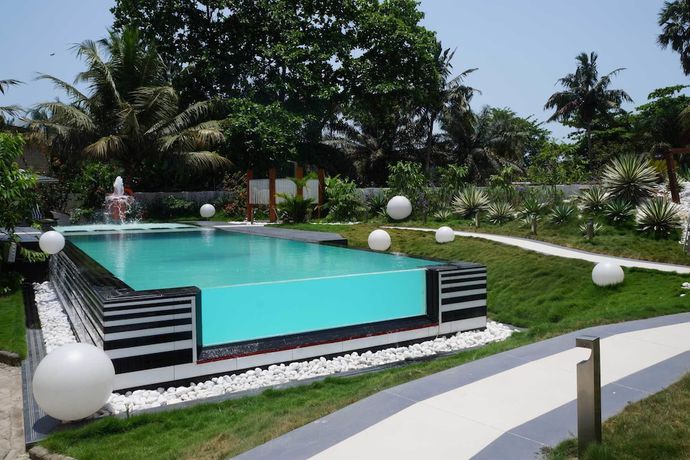 Imagen de la piscina del Hotel Red Mango Apartment. Foto 18