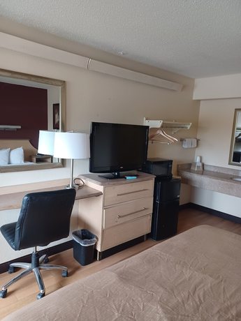 Imagen de la habitación del Hotel Red Oak Inn Detroit Metro Airport - Belleville. Foto 11
