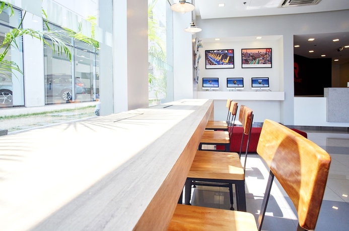 Imagen de los interiores del Hotel Red Planet Manila Aseana City. Foto 14