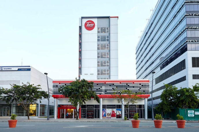 Imagen de los exteriores del Hotel Red Planet Manila Aseana City. Foto 2