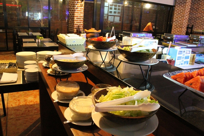 Imagen del bar/restaurante del Hotel Red Planet Phuket Patong. Foto 4